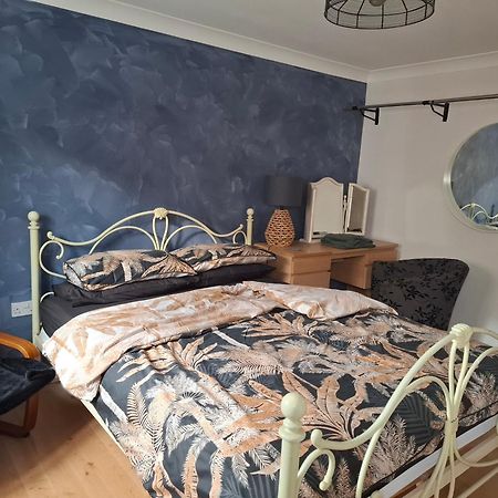 Driftmark Beachfront Location Aberavon Beach Sea Views Large Driveway Parking Private Site Fibre Optic Wi Fi Port Talbot Exterior foto