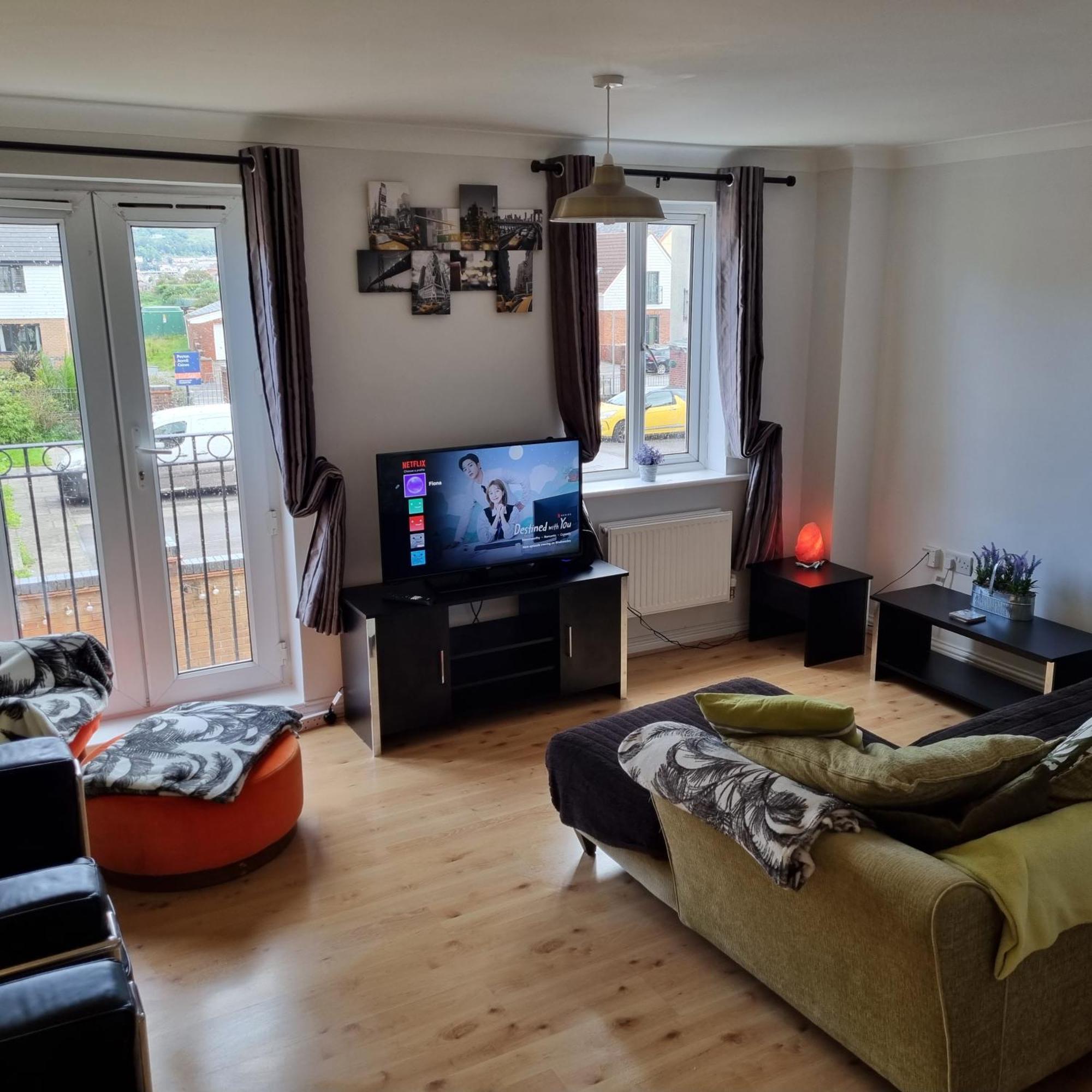 Driftmark Beachfront Location Aberavon Beach Sea Views Large Driveway Parking Private Site Fibre Optic Wi Fi Port Talbot Exterior foto
