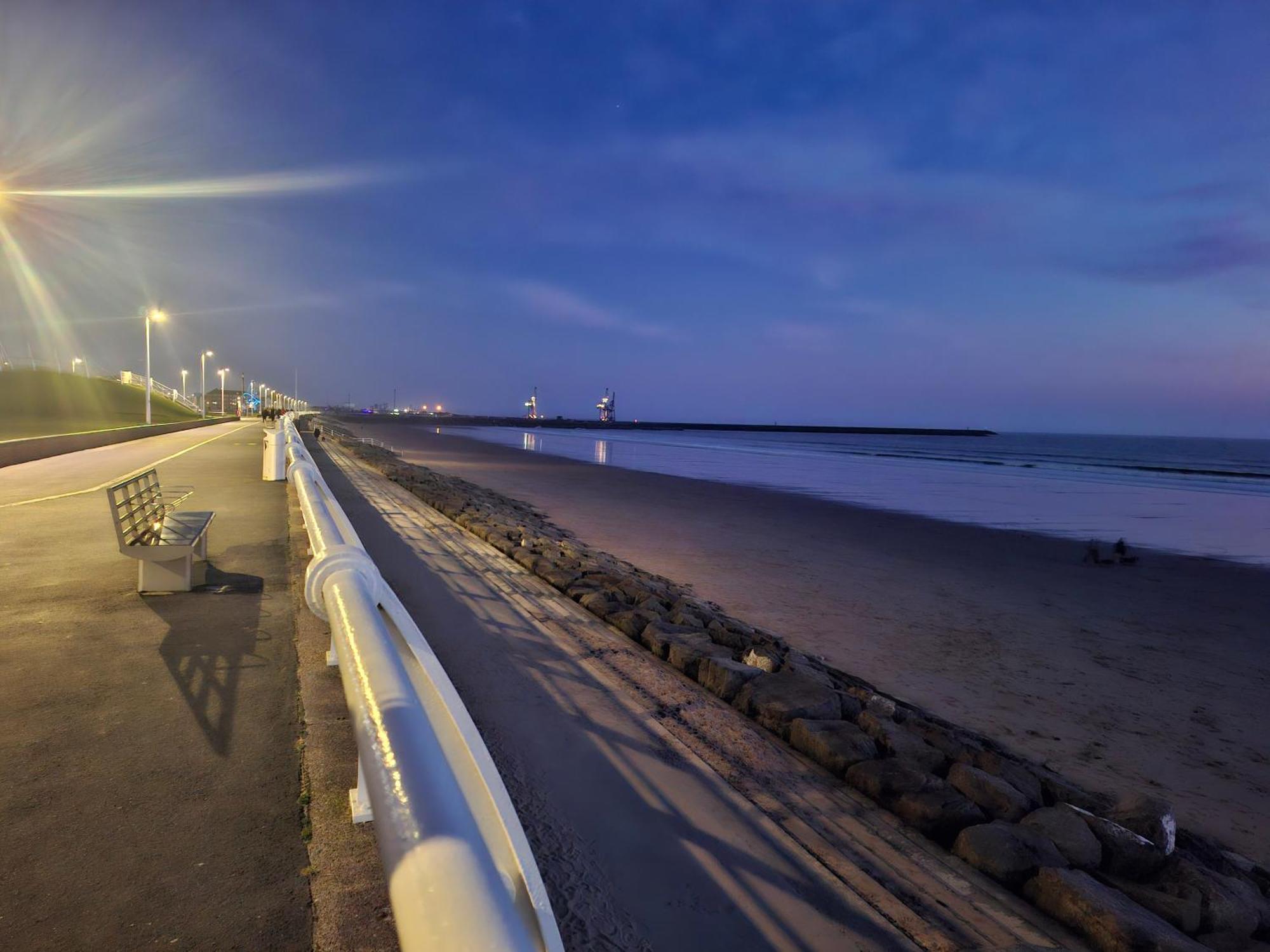 Driftmark Beachfront Location Aberavon Beach Sea Views Large Driveway Parking Private Site Fibre Optic Wi Fi Port Talbot Exterior foto